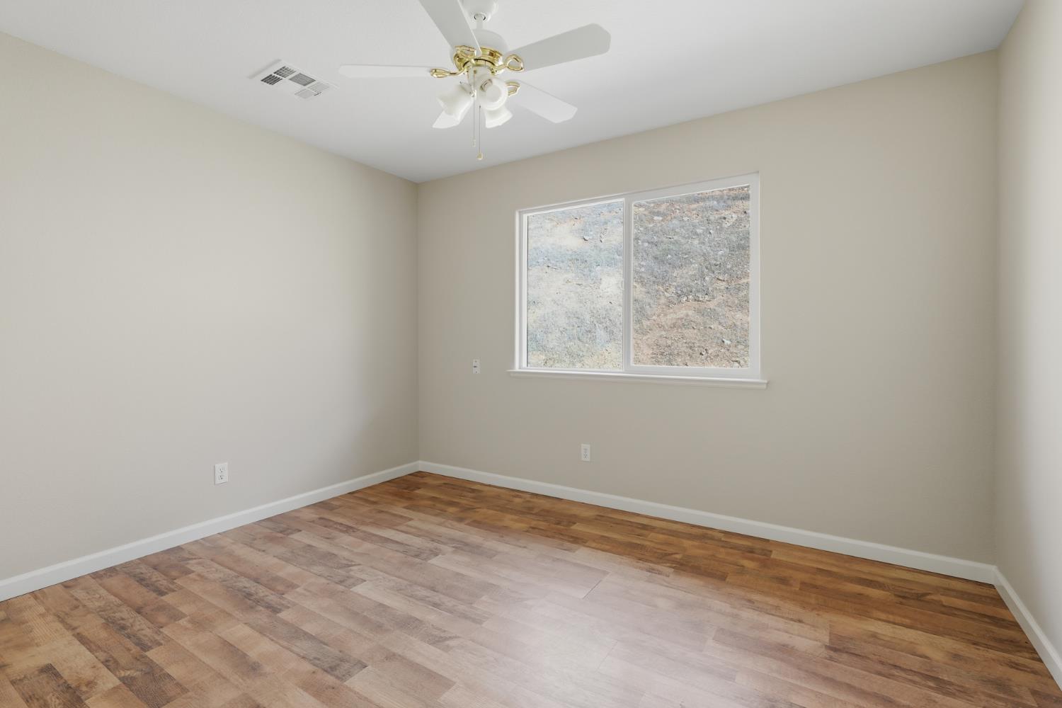 5670 Bear Trap Dr, Mariposa, CA 95338