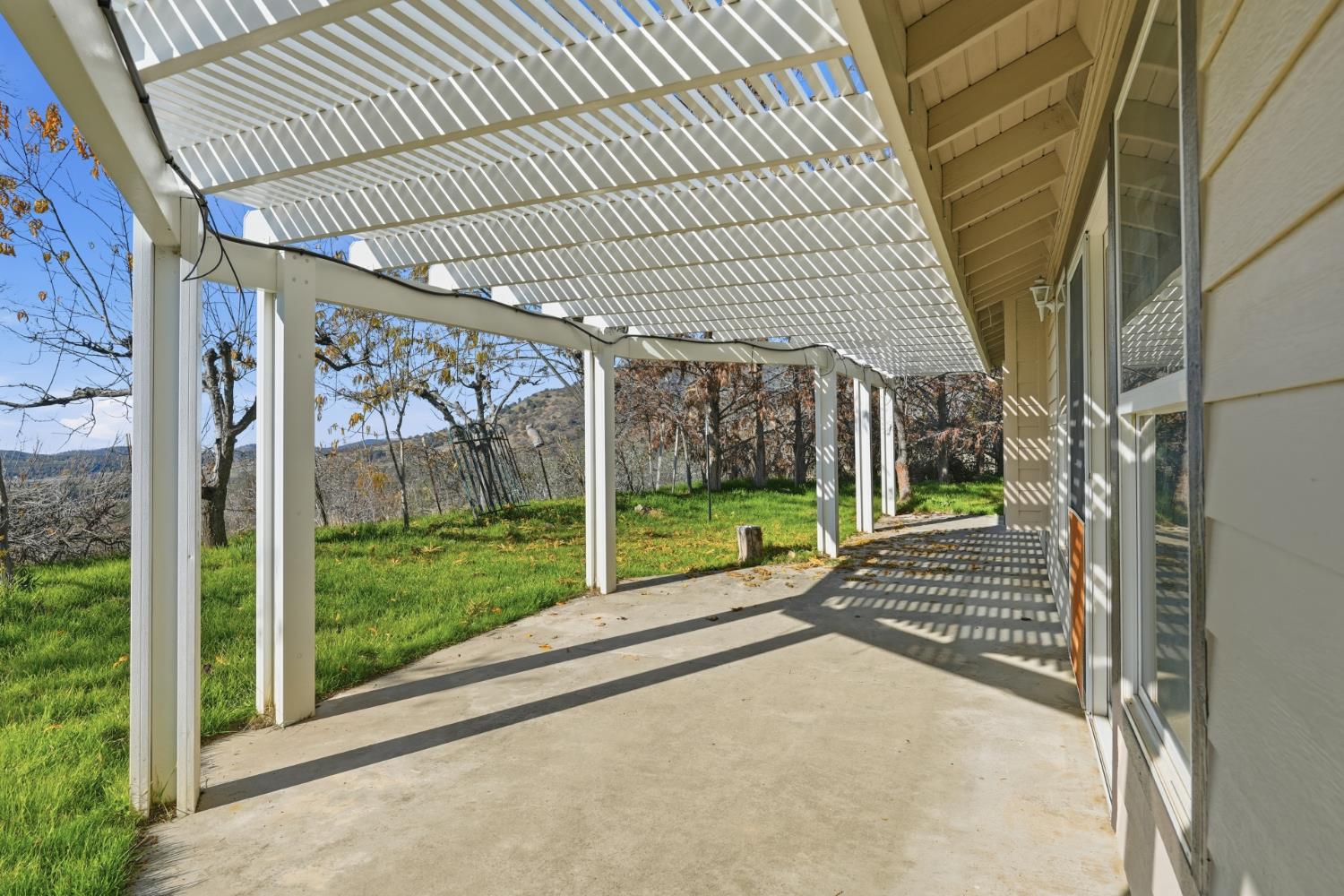 5670 Bear Trap Dr, Mariposa, CA 95338