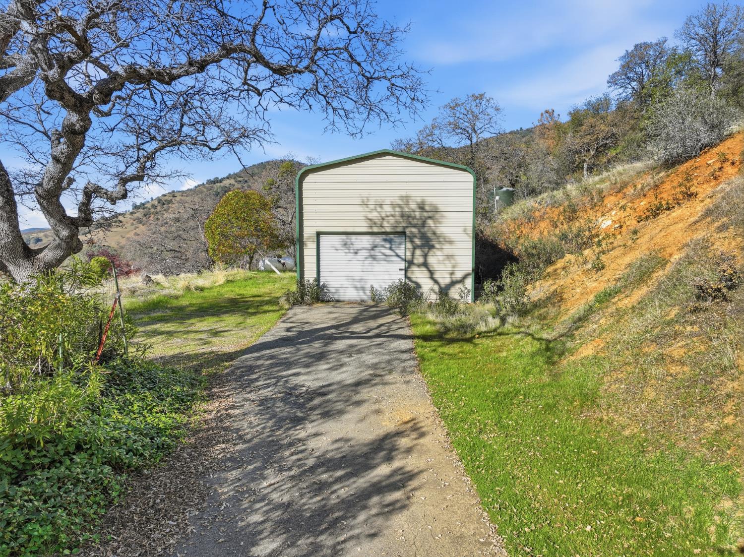 5670 Bear Trap Dr, Mariposa, CA 95338