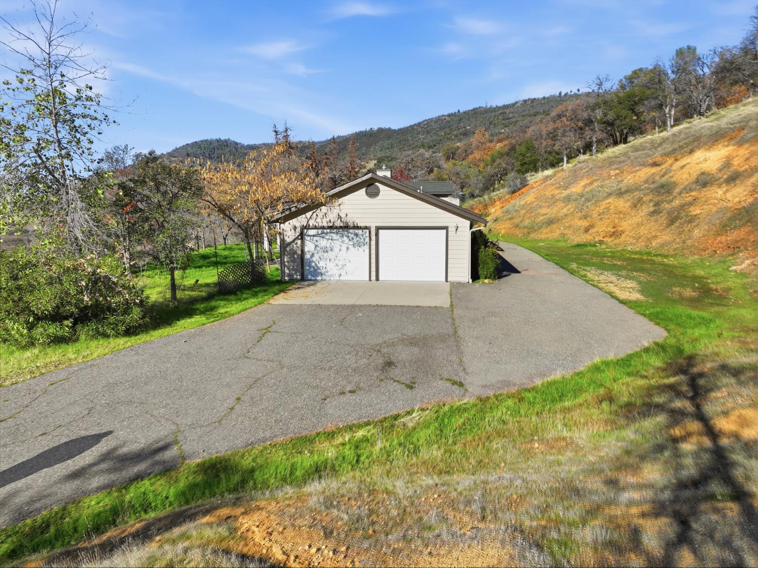 5670 Bear Trap Dr, Mariposa, CA 95338
