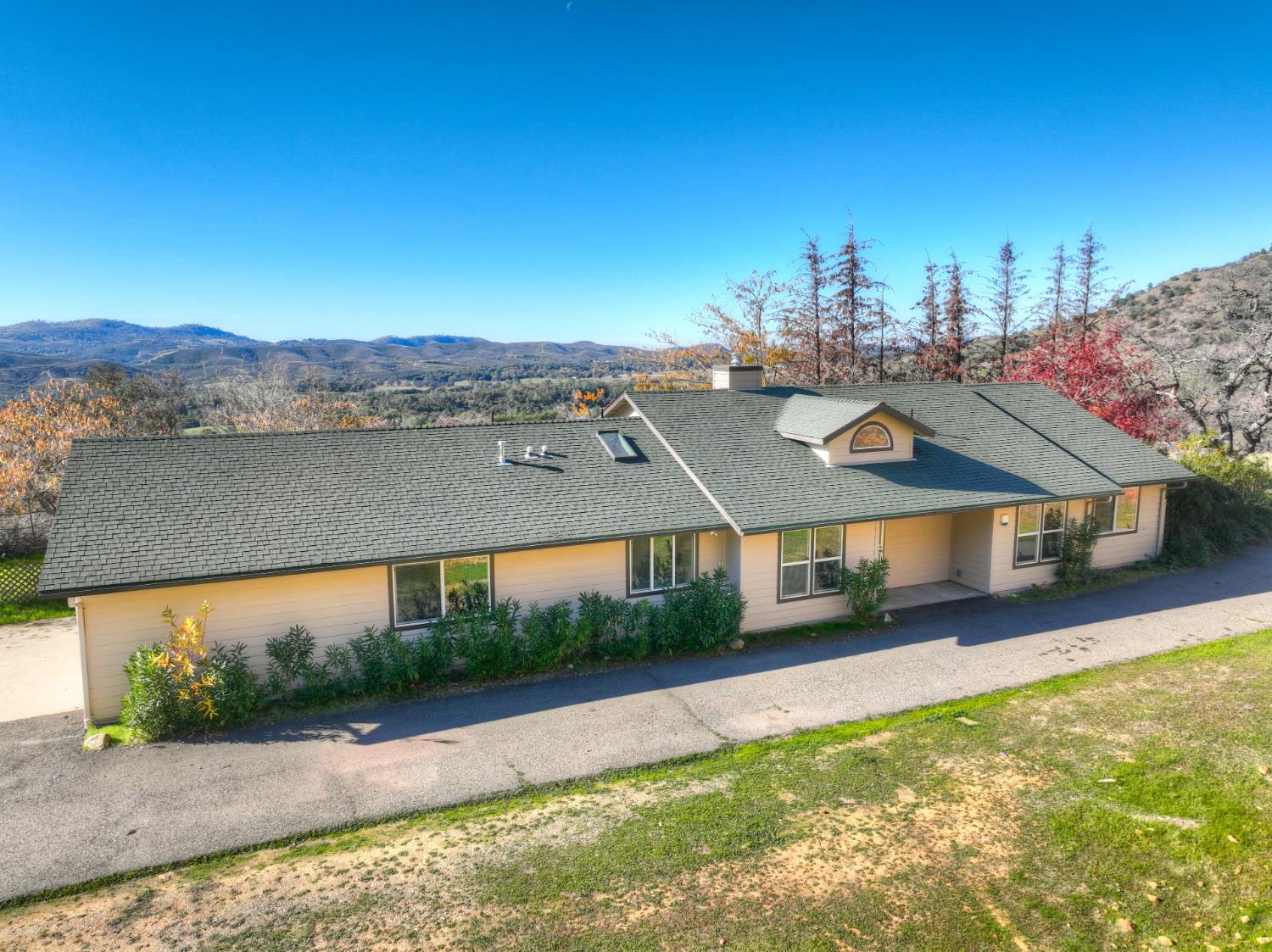5670 Bear Trap Dr, Mariposa, CA 95338