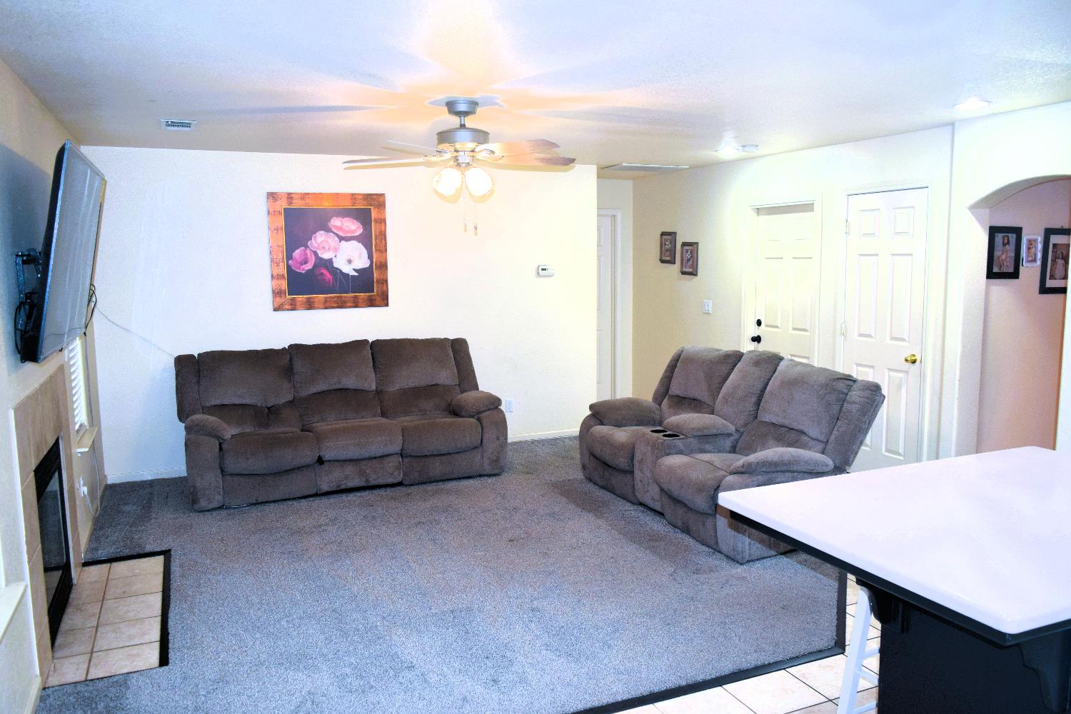 3360 Hollowell Dr, Ceres, CA 95307