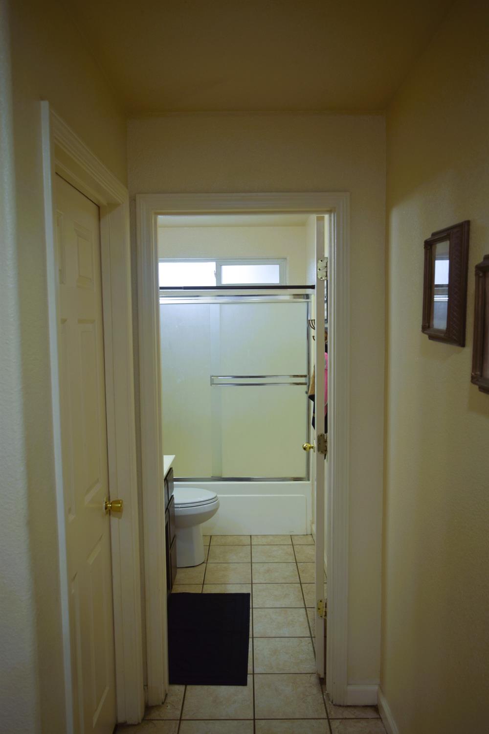 3360 Hollowell Dr, Ceres, CA 95307