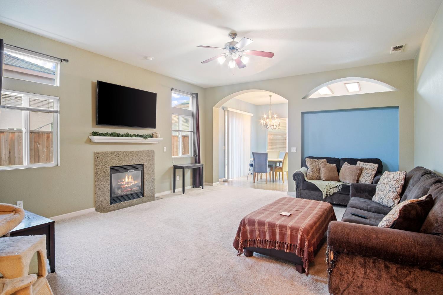 863 CHANDON CT, Livingston, CA 95334