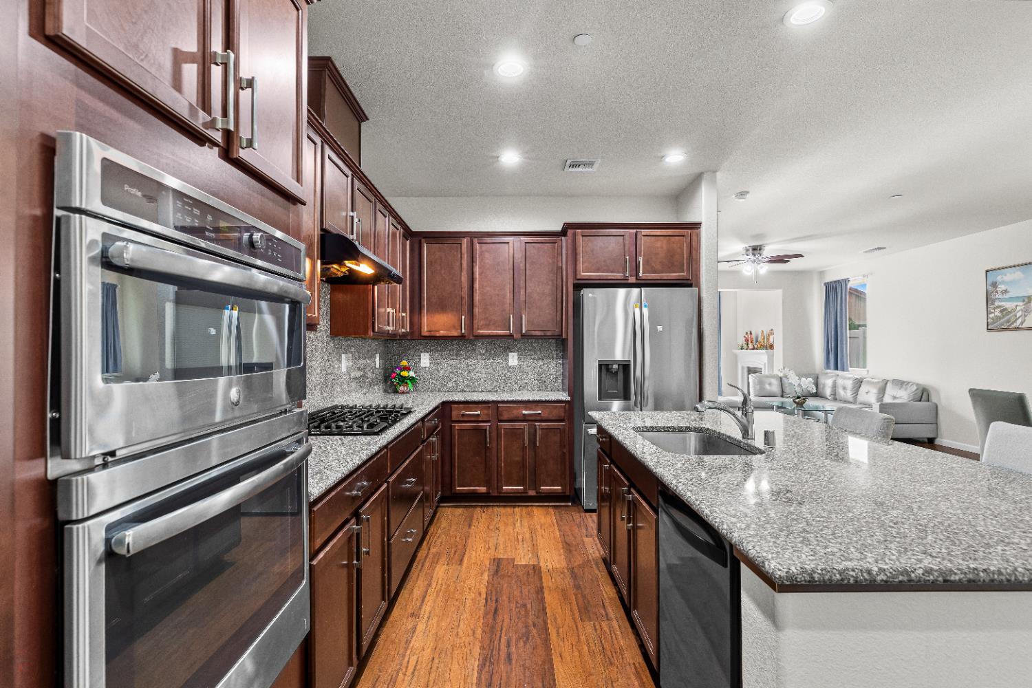 1644 Remington Oaks St, Manteca, CA 95336