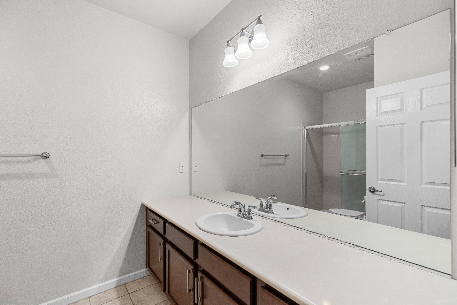 1644 Remington Oaks St, Manteca, CA 95336