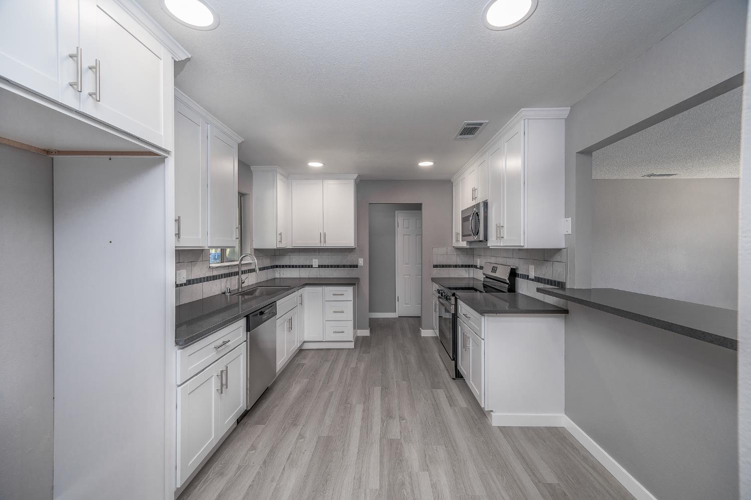 3221 Cheyenne Dr, Merced, CA 95348