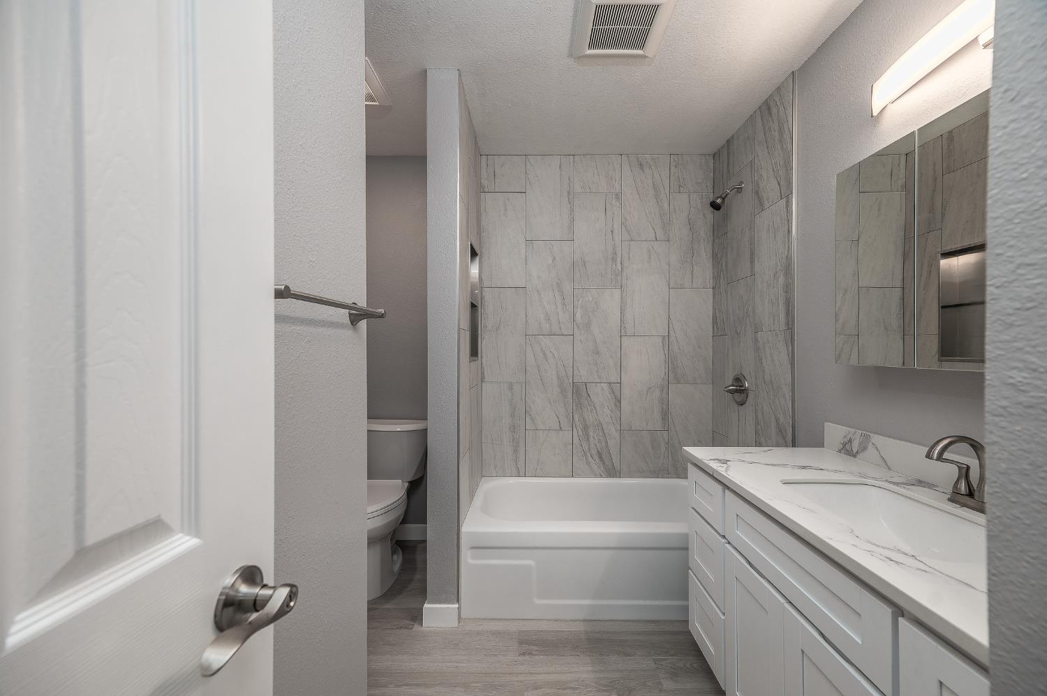 3221 Cheyenne Dr, Merced, CA 95348