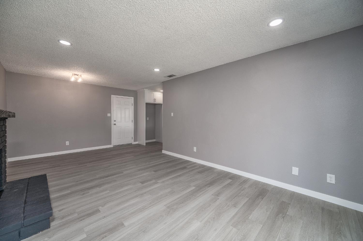 3221 Cheyenne Dr, Merced, CA 95348