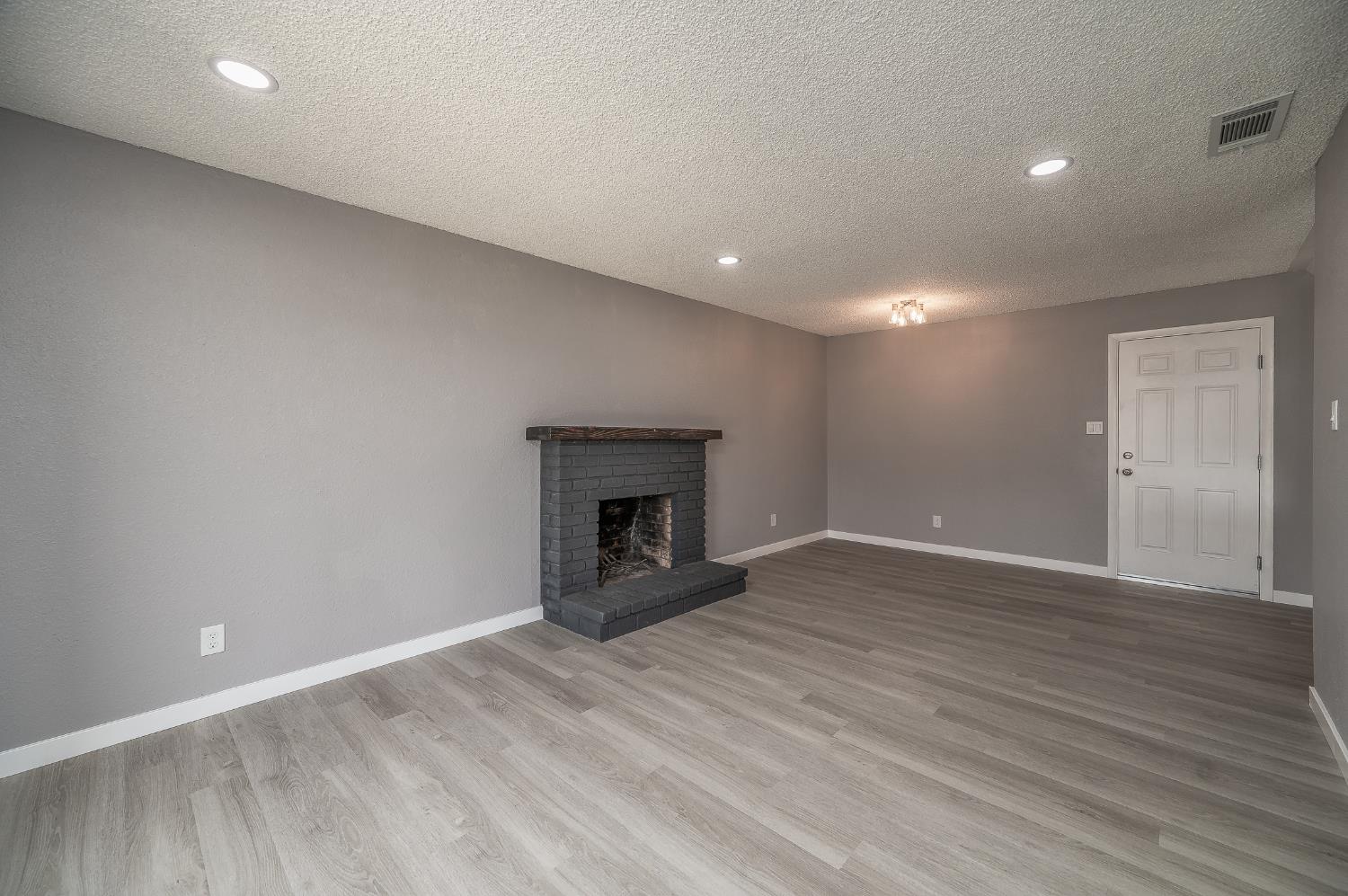 3221 Cheyenne Dr, Merced, CA 95348