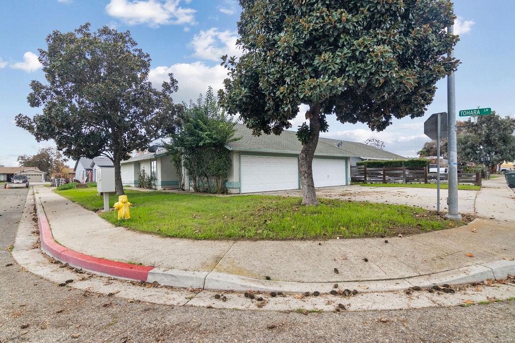 13246 Welch St, Waterford, CA 95386