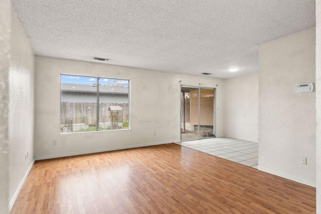 13246 Welch St, Waterford, CA 95386