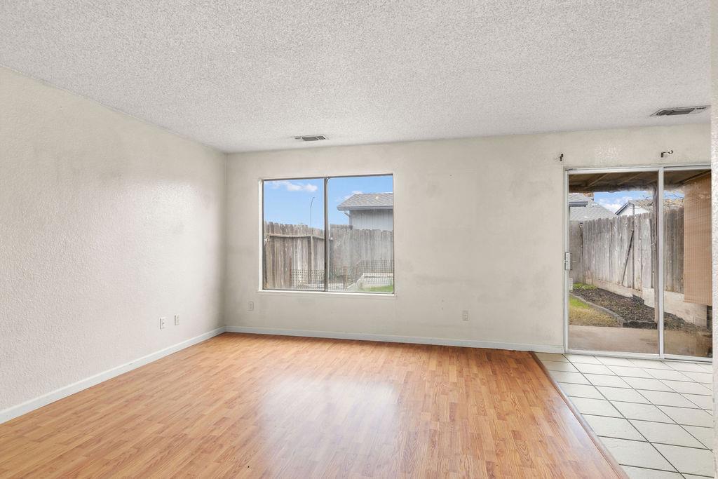 13246 Welch St, Waterford, CA 95386