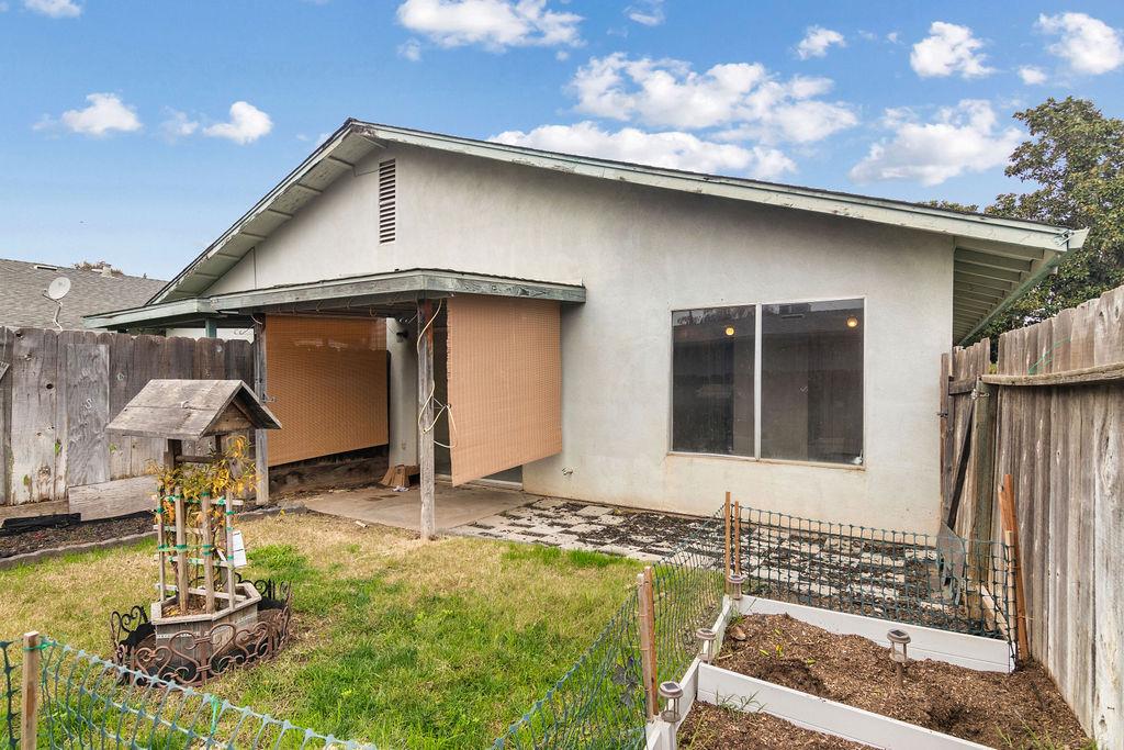 13246 Welch St, Waterford, CA 95386