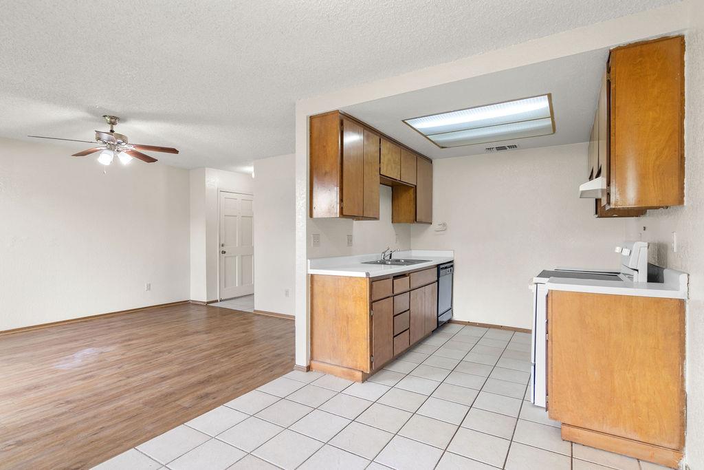 13246 Welch St, Waterford, CA 95386