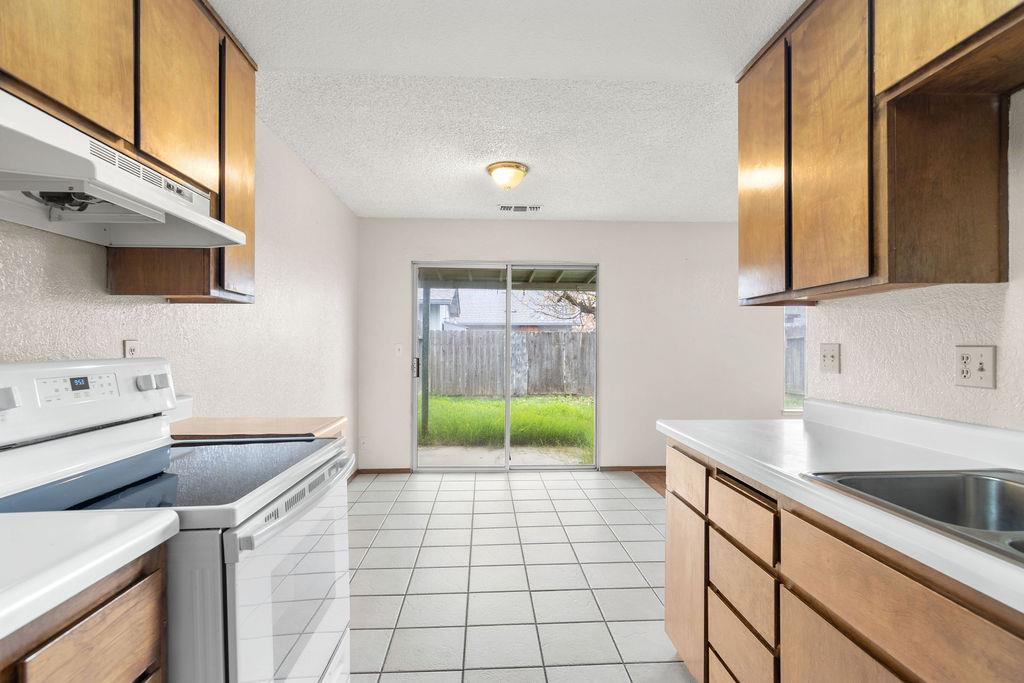 13246 Welch St, Waterford, CA 95386