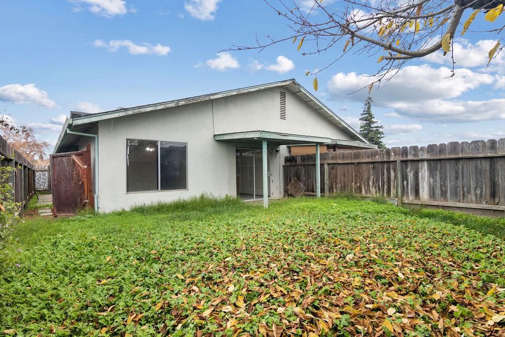 13246 Welch St, Waterford, CA 95386