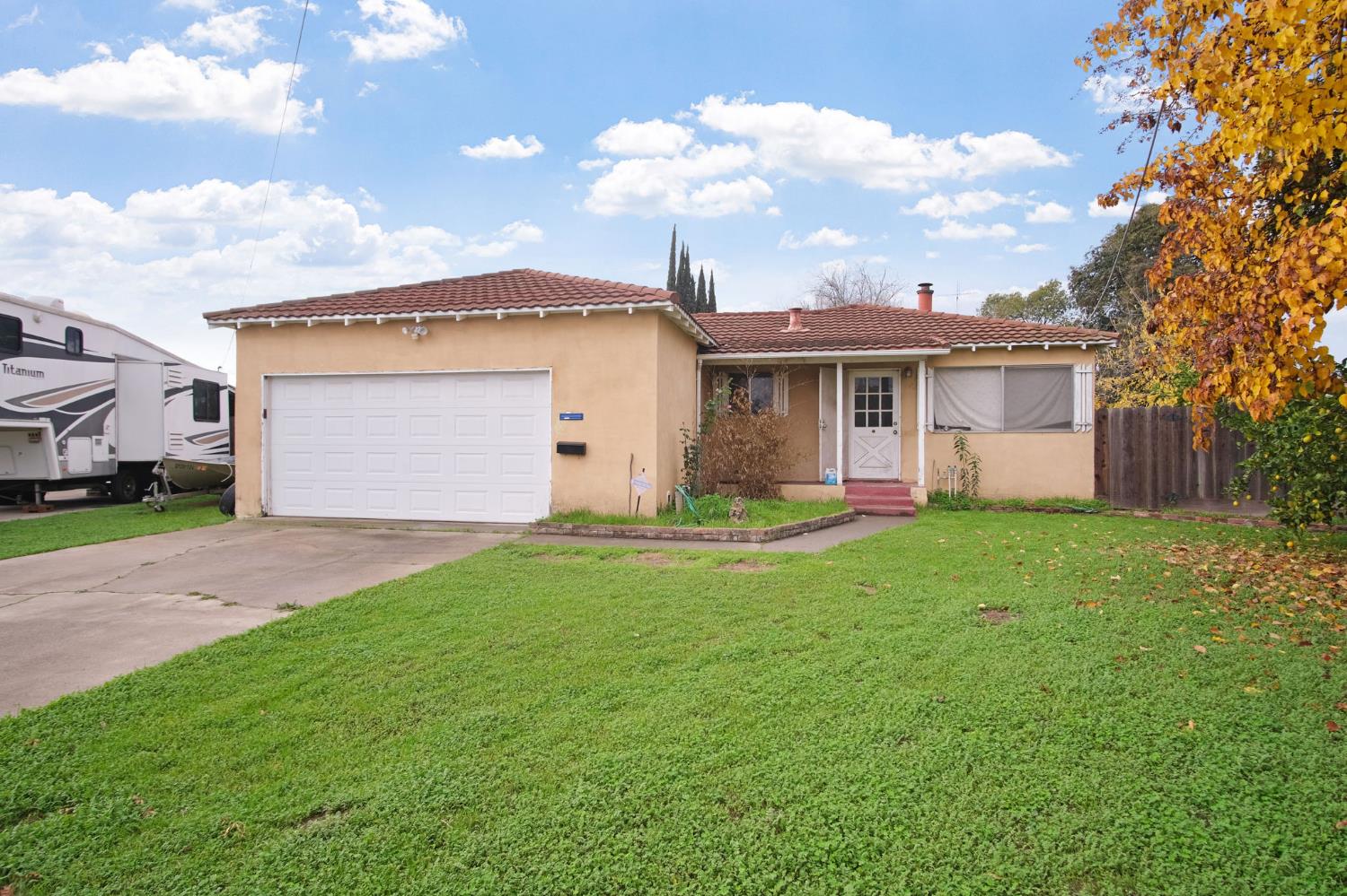 1915 Tracy Ct, Modesto, CA 95350