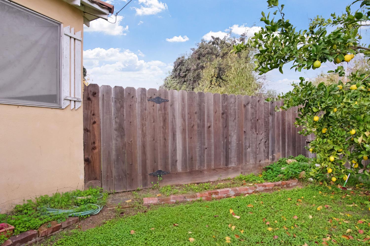 1915 Tracy Ct, Modesto, CA 95350