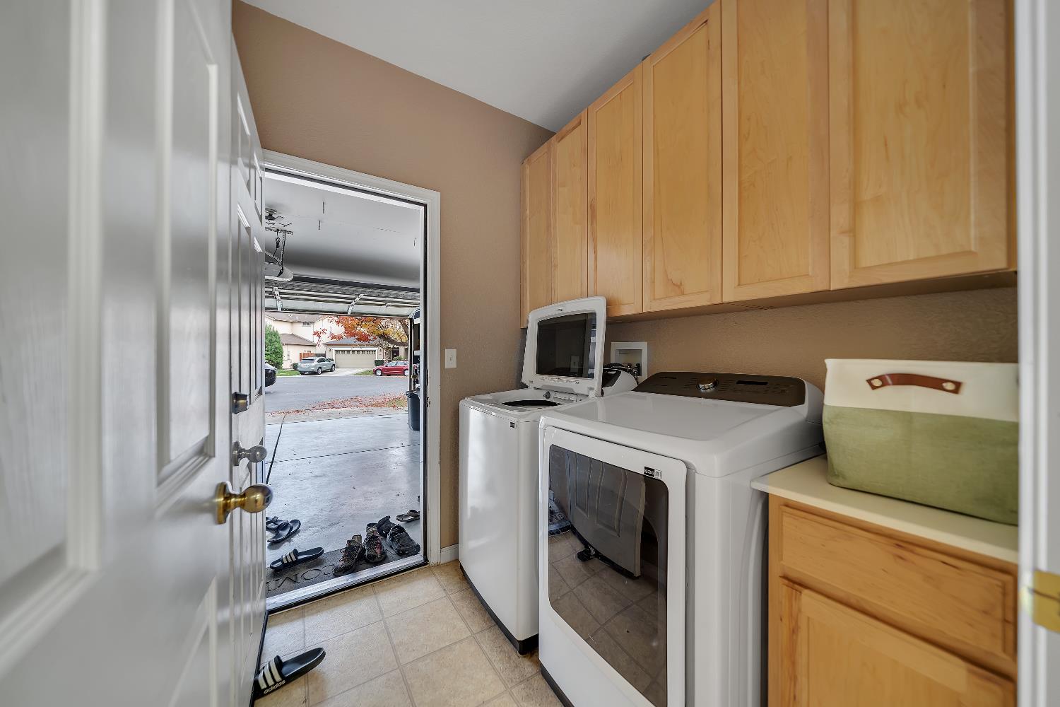 2315 Merriment Ct, Turlock, CA 95380