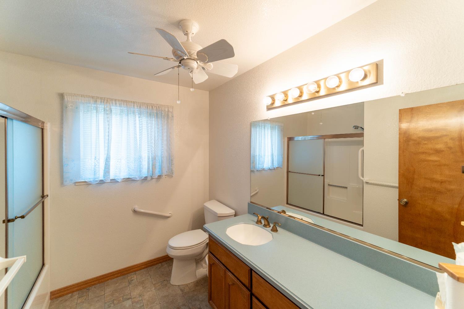 1635 Crom St, Manteca, CA 95337