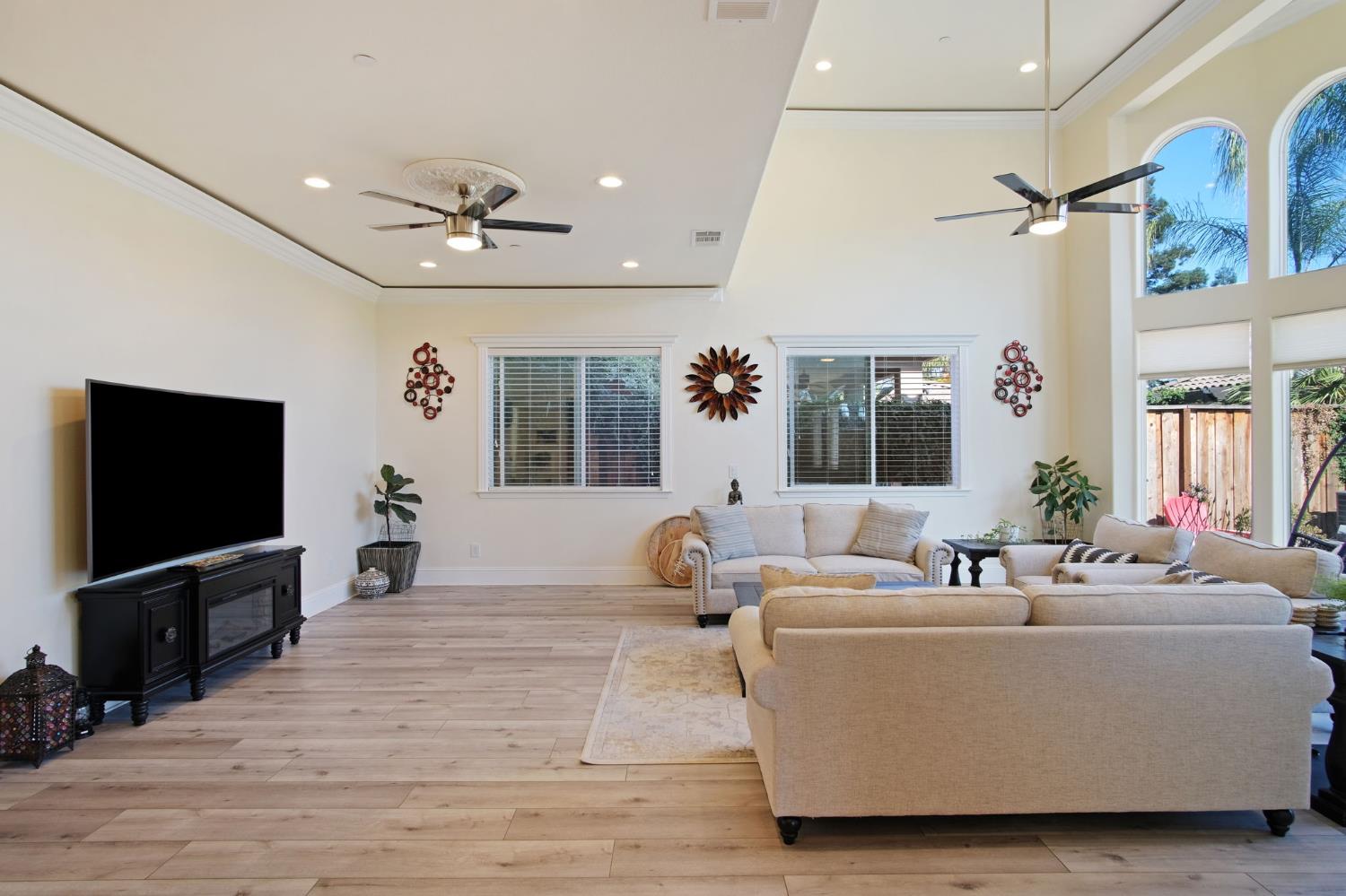 3205 Hillglen Ave, Modesto, CA 95355