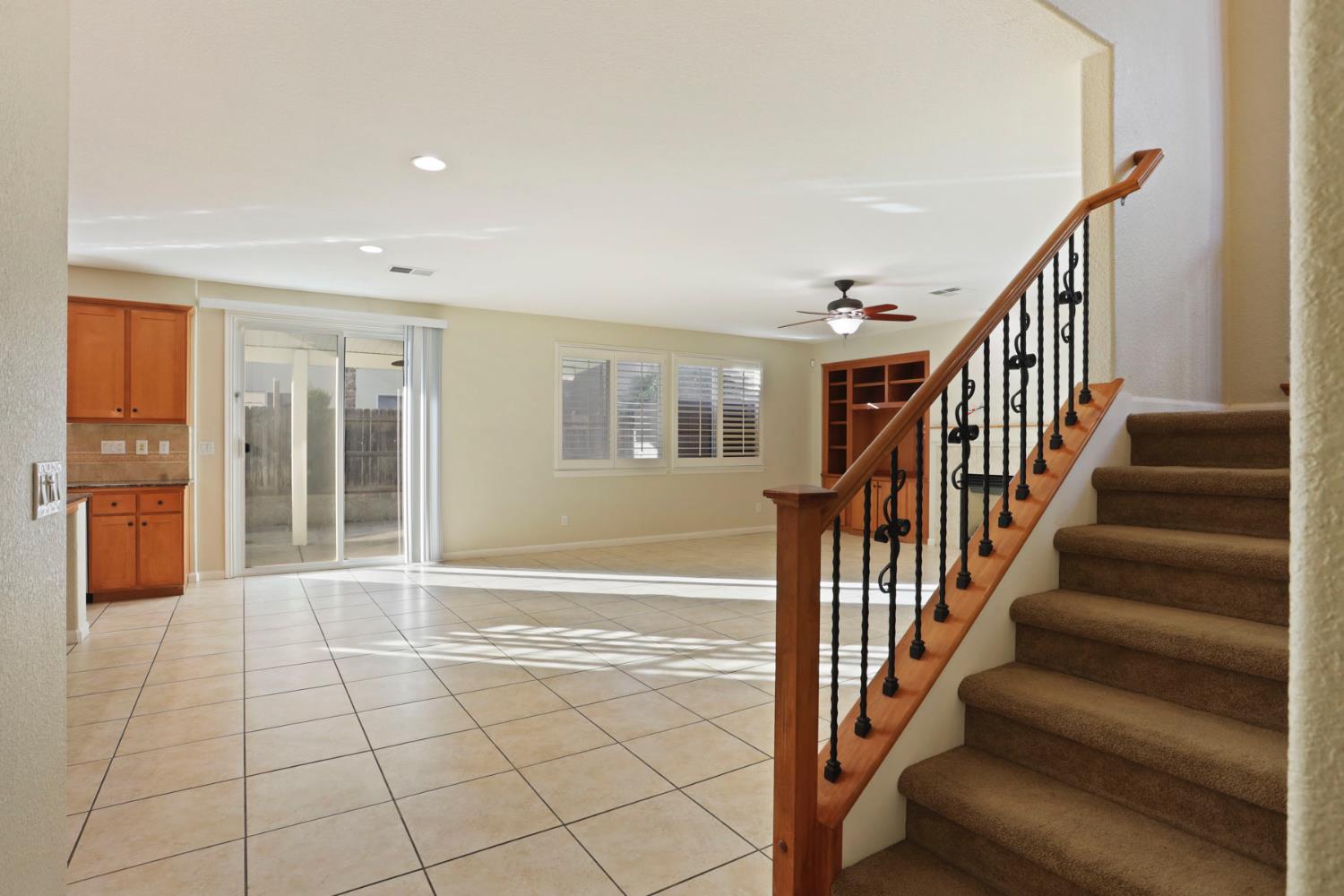 2805 Amir Dr, Modesto, CA 95355