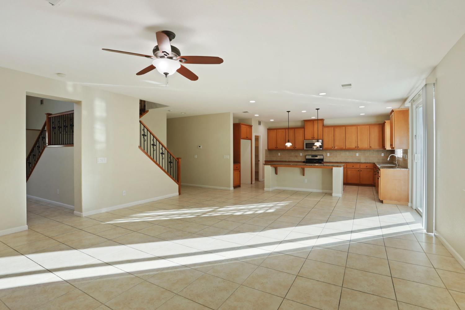 2805 Amir Dr, Modesto, CA 95355