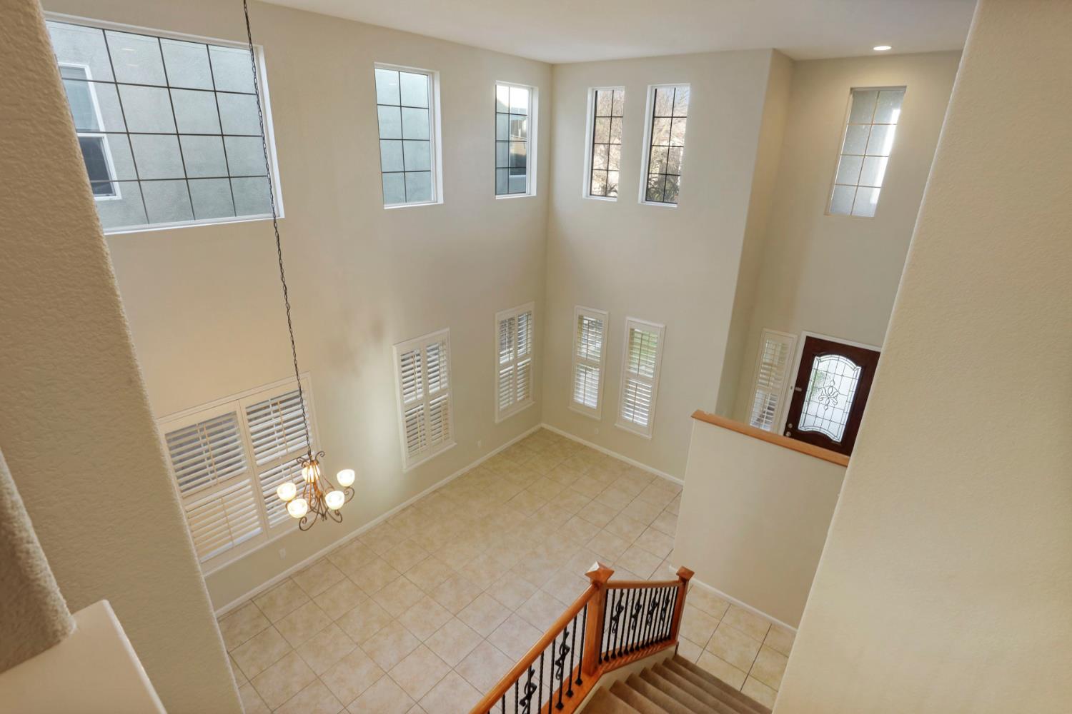 2805 Amir Dr, Modesto, CA 95355