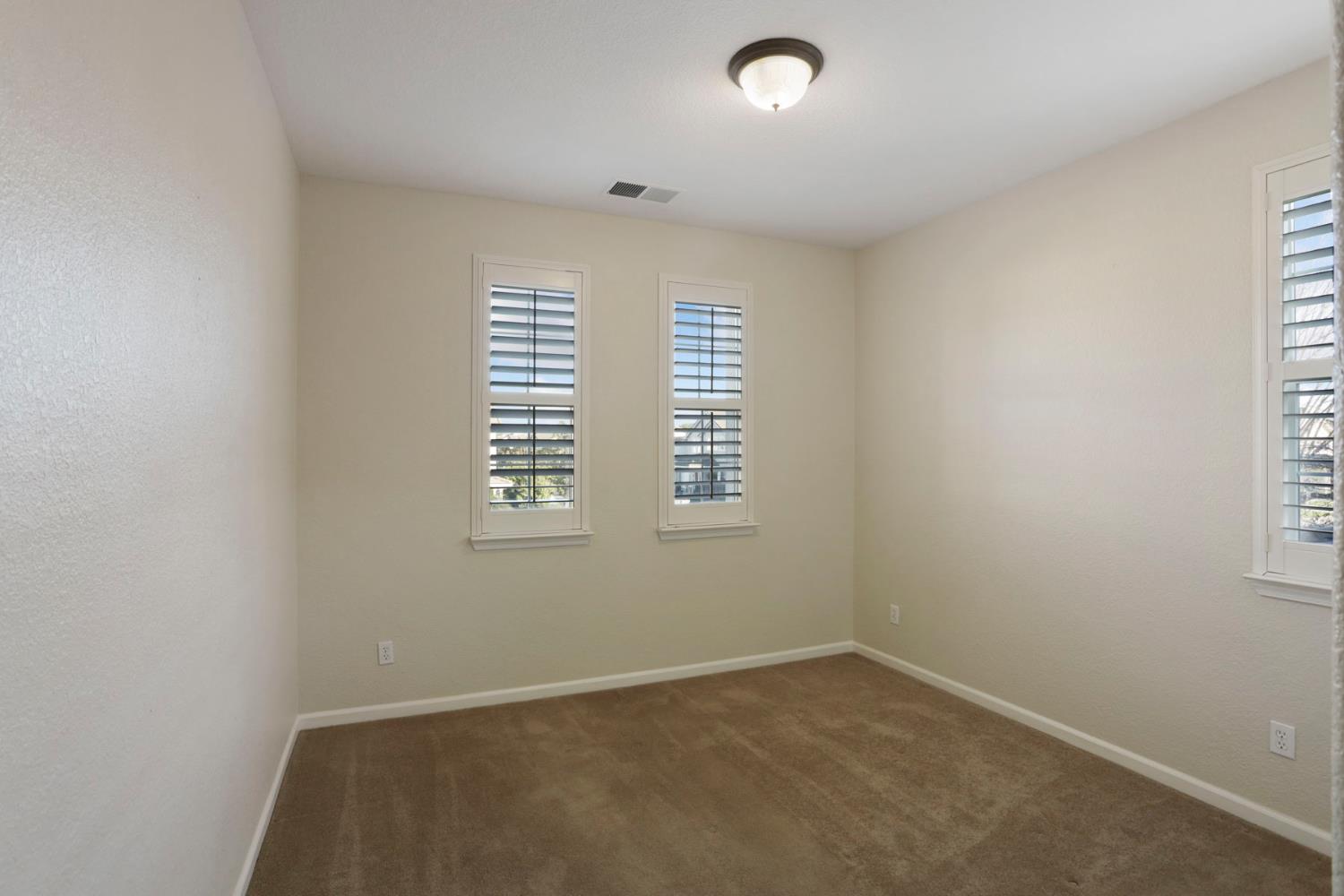 2805 Amir Dr, Modesto, CA 95355