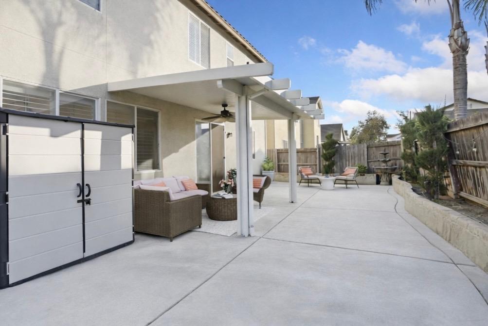 2805 Amir Dr, Modesto, CA 95355