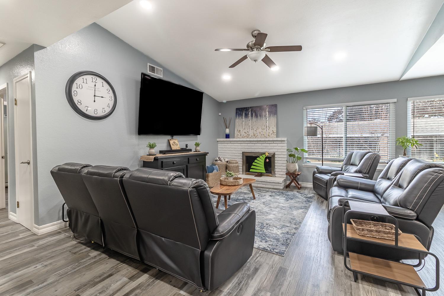 1704 Woolston Way, Modesto, CA 95355