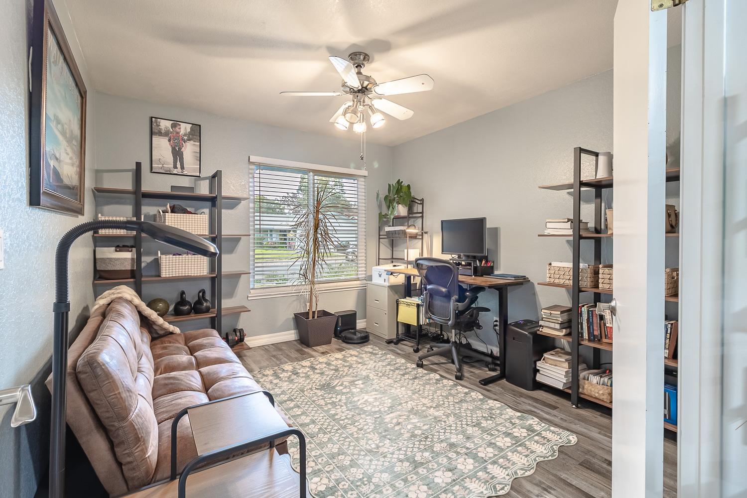 1704 Woolston Way, Modesto, CA 95355