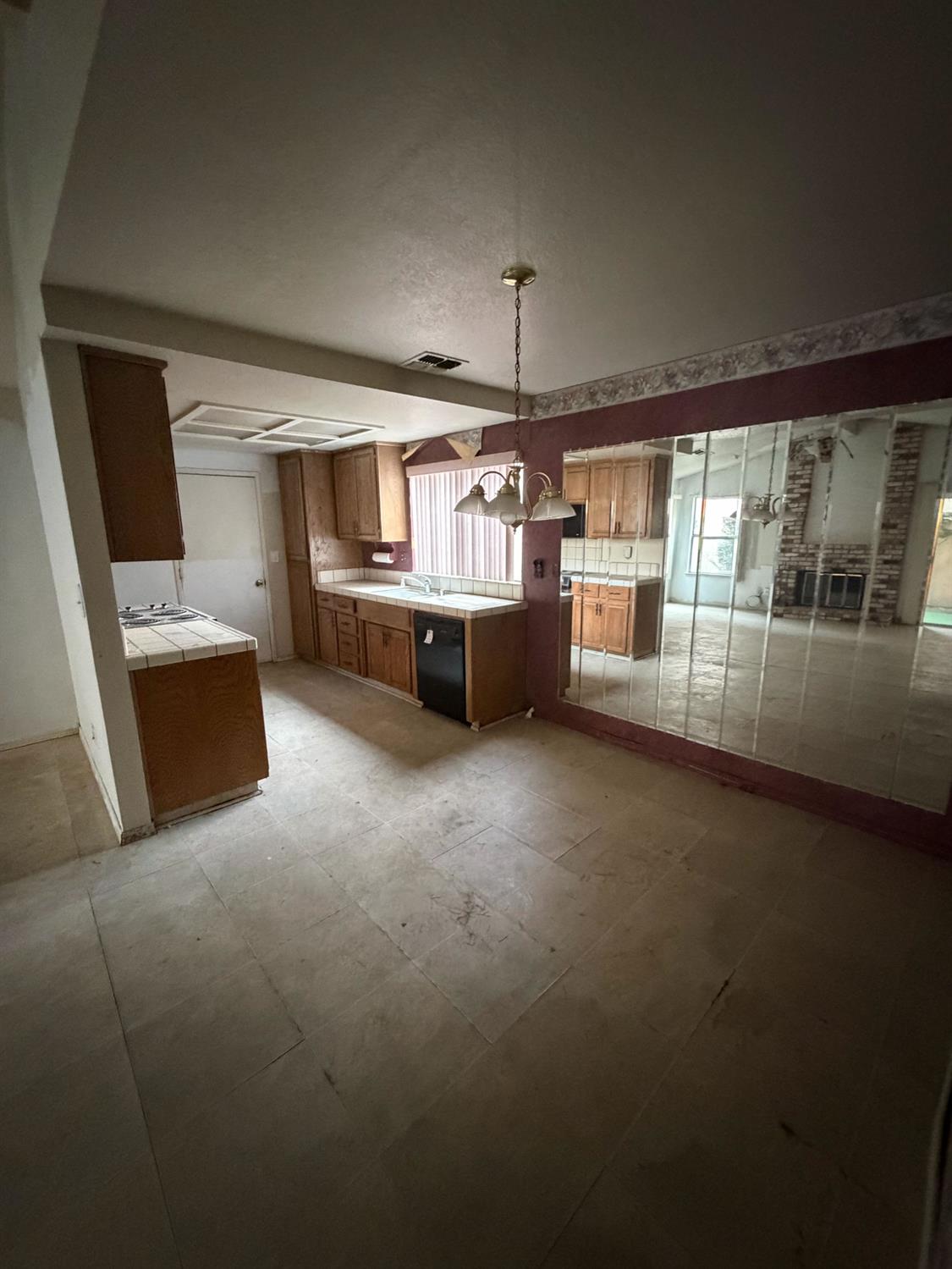 536 Capistrano Dr, Modesto, CA 95354