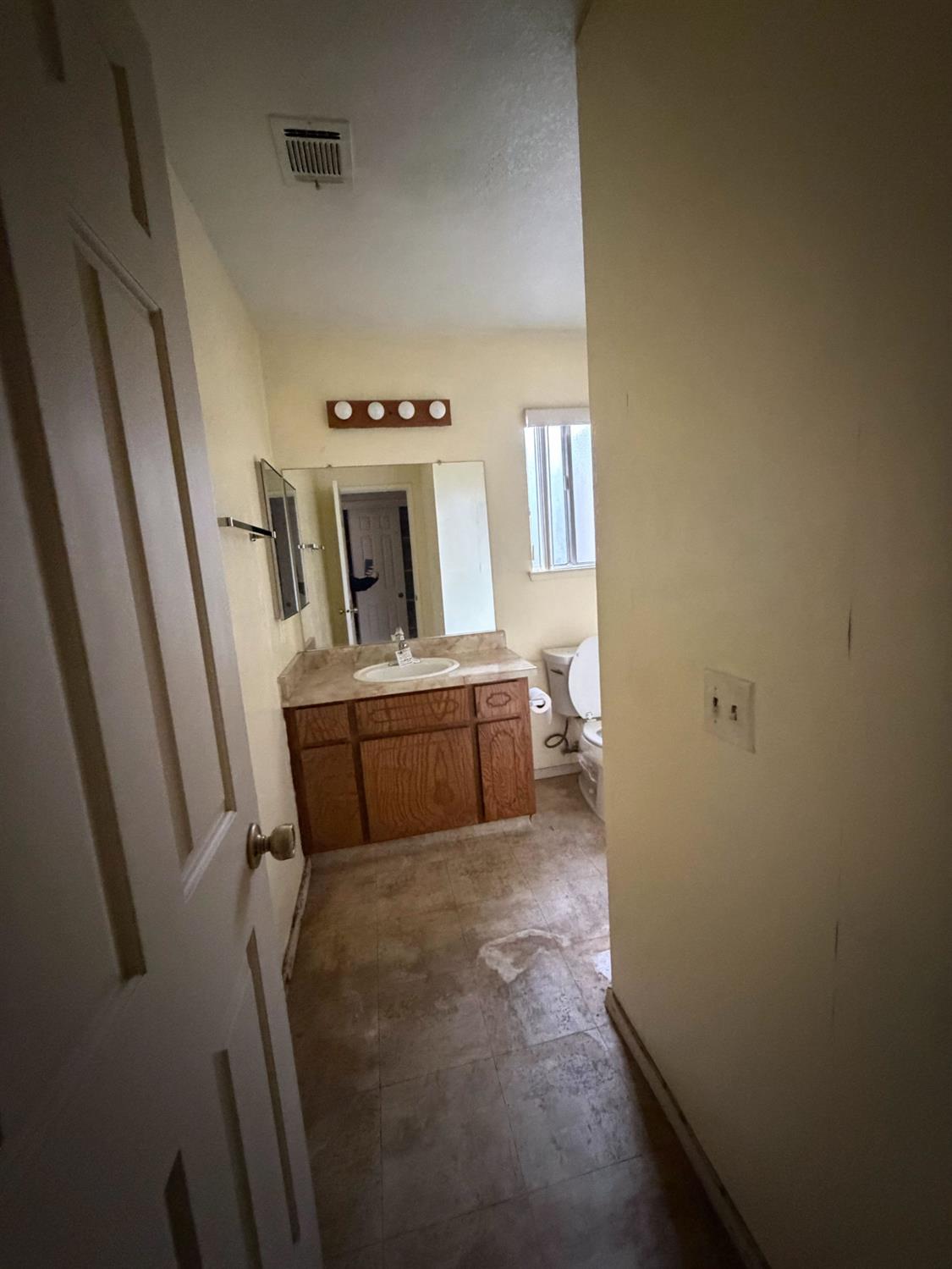 536 Capistrano Dr, Modesto, CA 95354