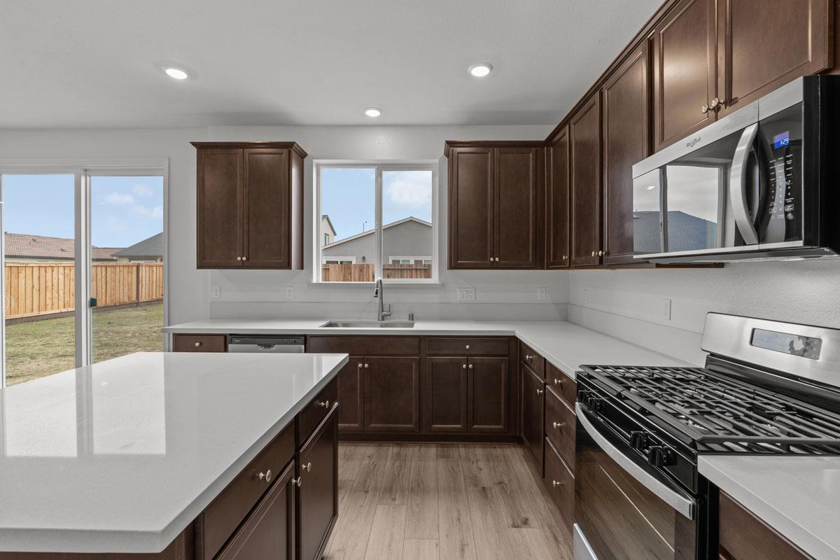 2466 Cortese St, Manteca, CA 95337