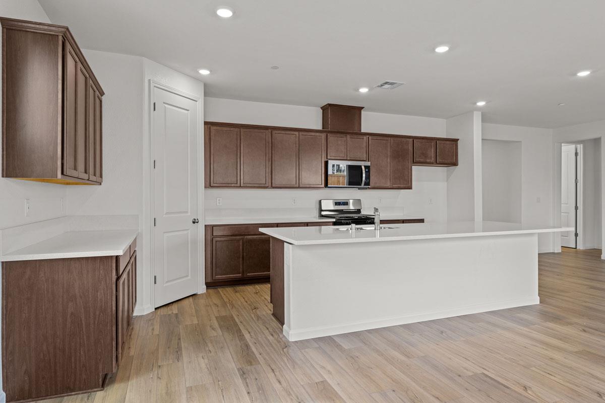 496 Gavi Ln, Manteca, CA 95337