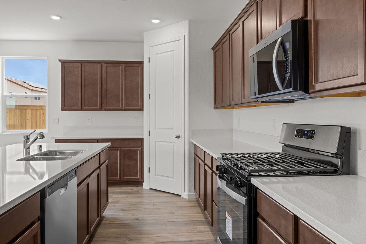 496 Gavi Ln, Manteca, CA 95337