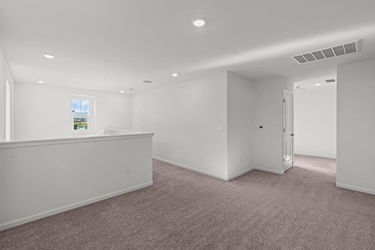 820 Summerhouse Dr, Patterson, CA 95363