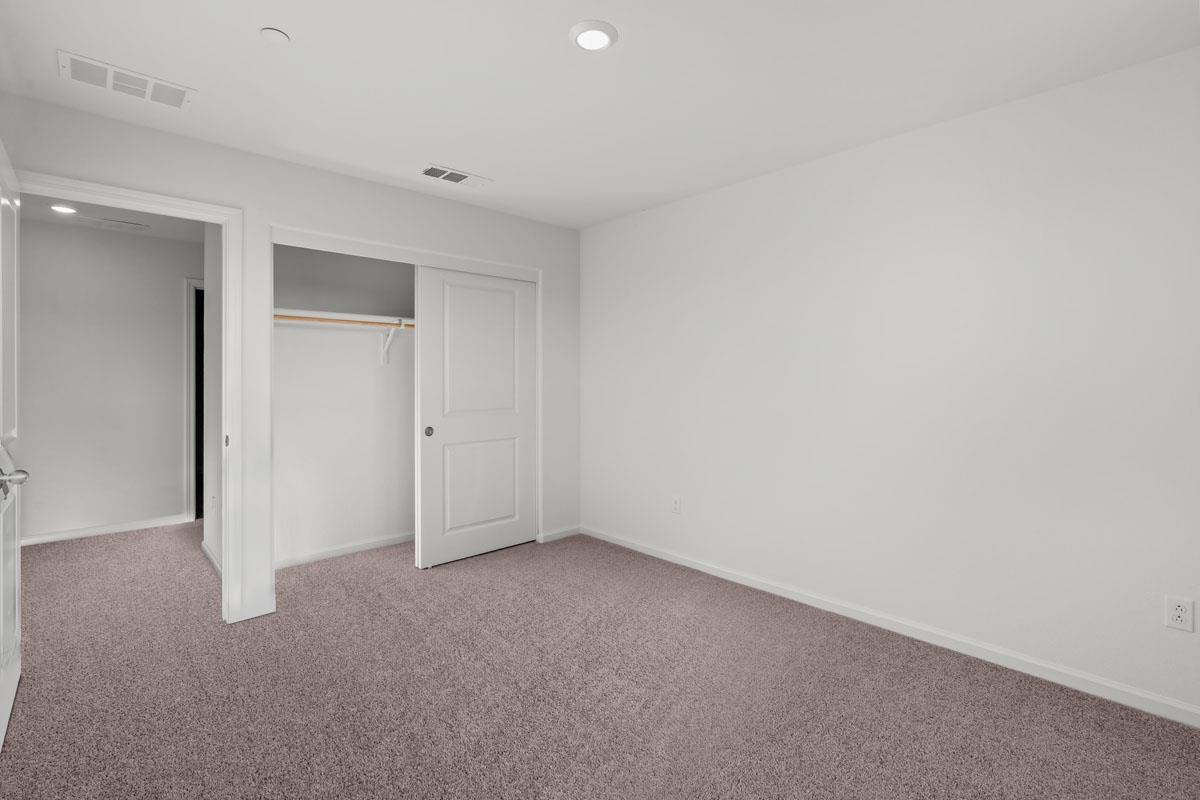 820 Summerhouse Dr, Patterson, CA 95363