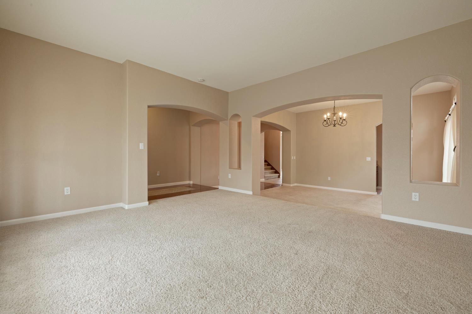 1823 Piedmont Dr, Manteca, CA 95336