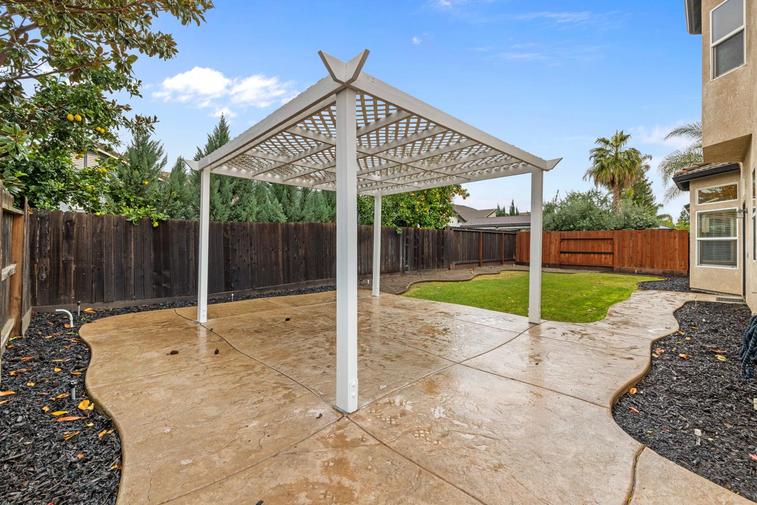 1823 Piedmont Dr, Manteca, CA 95336