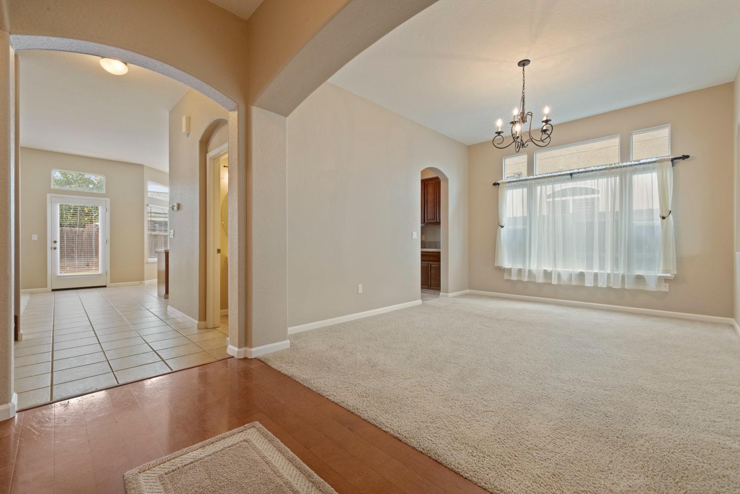 1823 Piedmont Dr, Manteca, CA 95336