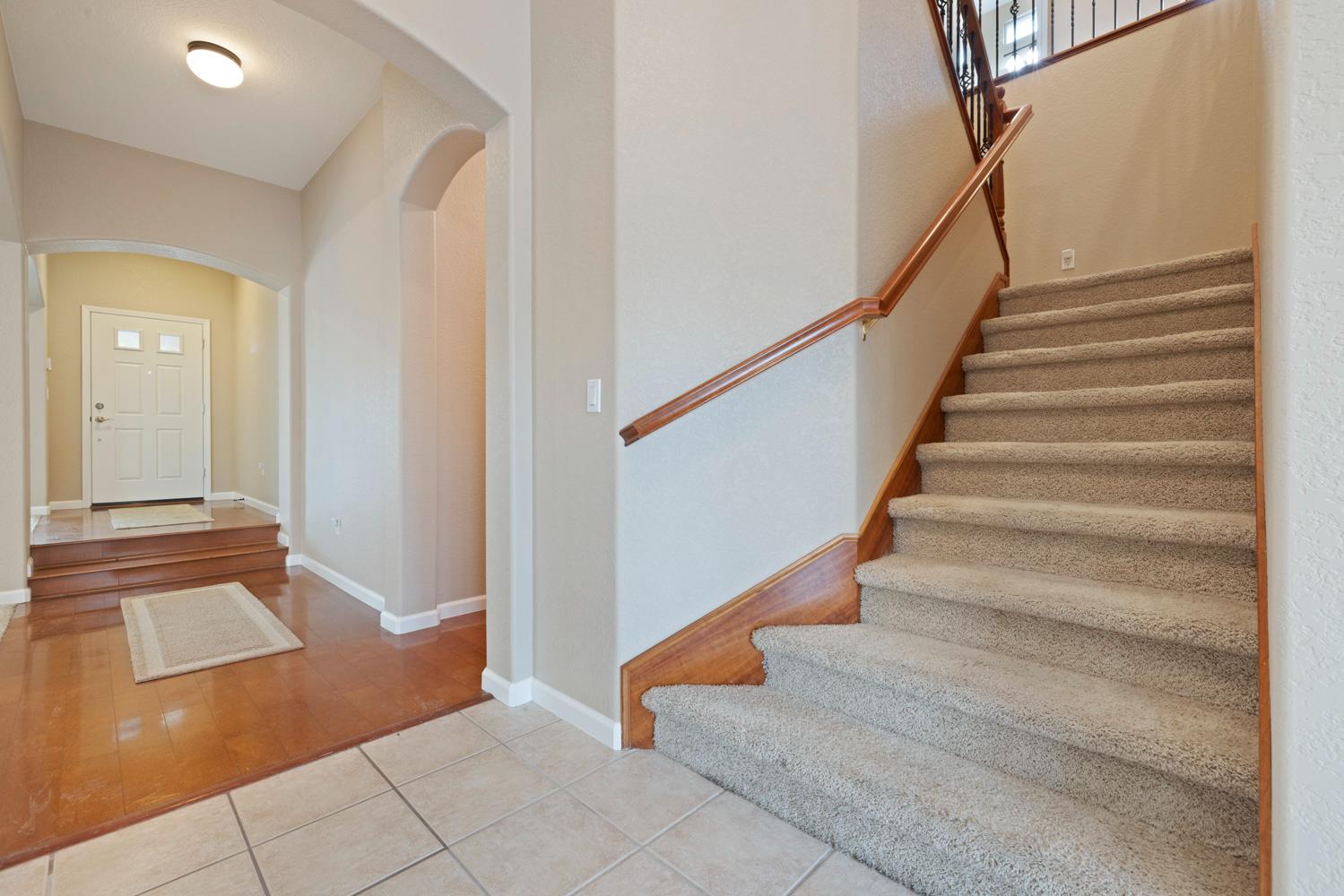 1823 Piedmont Dr, Manteca, CA 95336