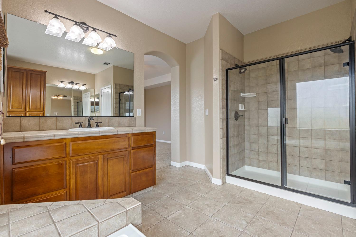 1823 Piedmont Dr, Manteca, CA 95336