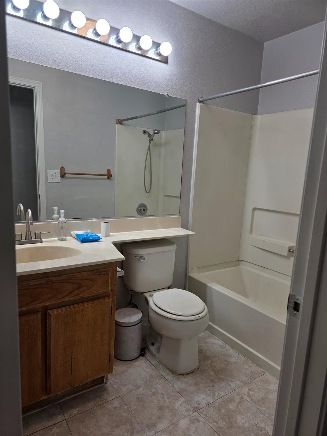 509 Peerman Ct, Modesto, CA 95351