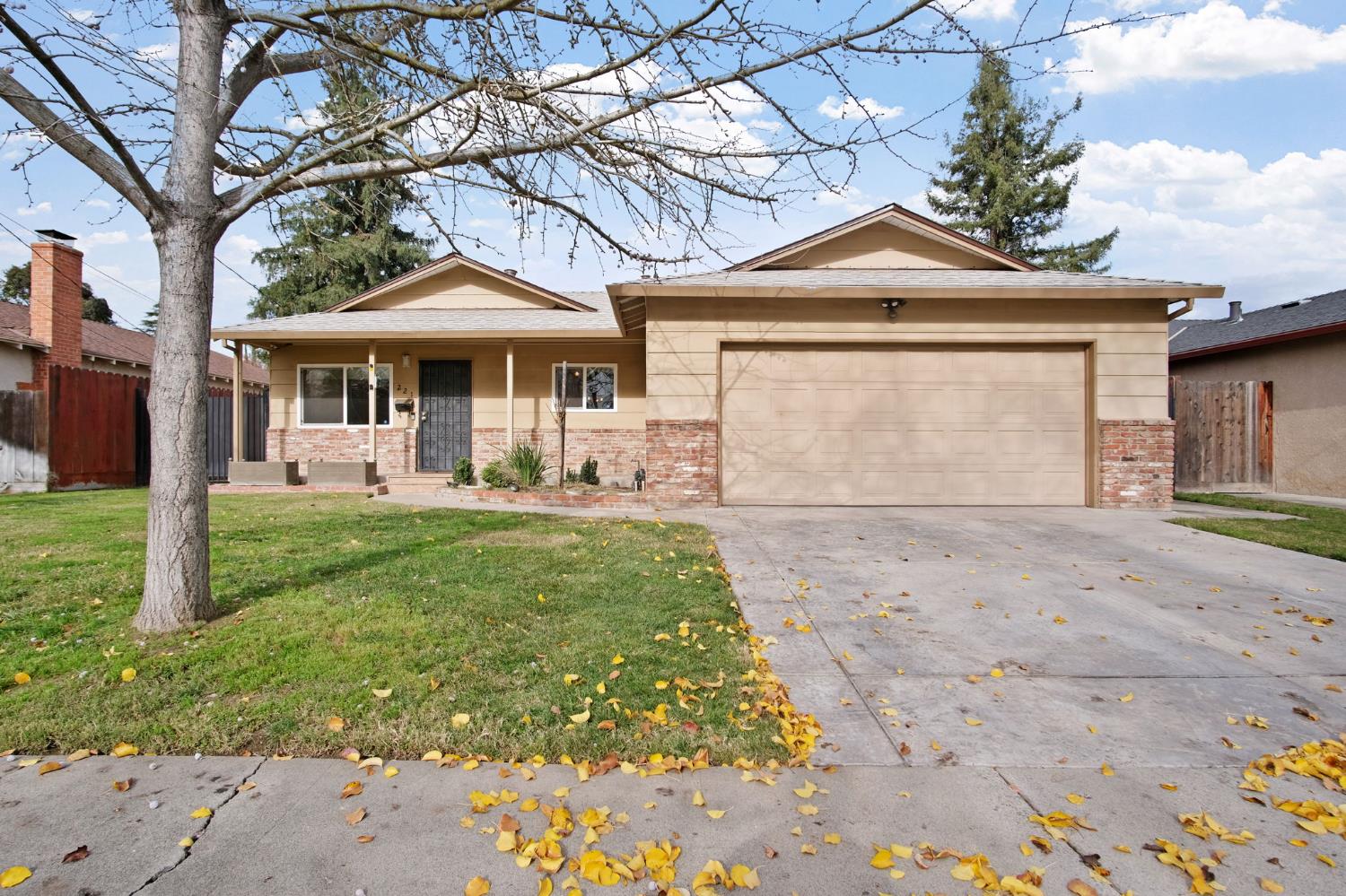 221 Bruce Ct, Modesto, CA 95350