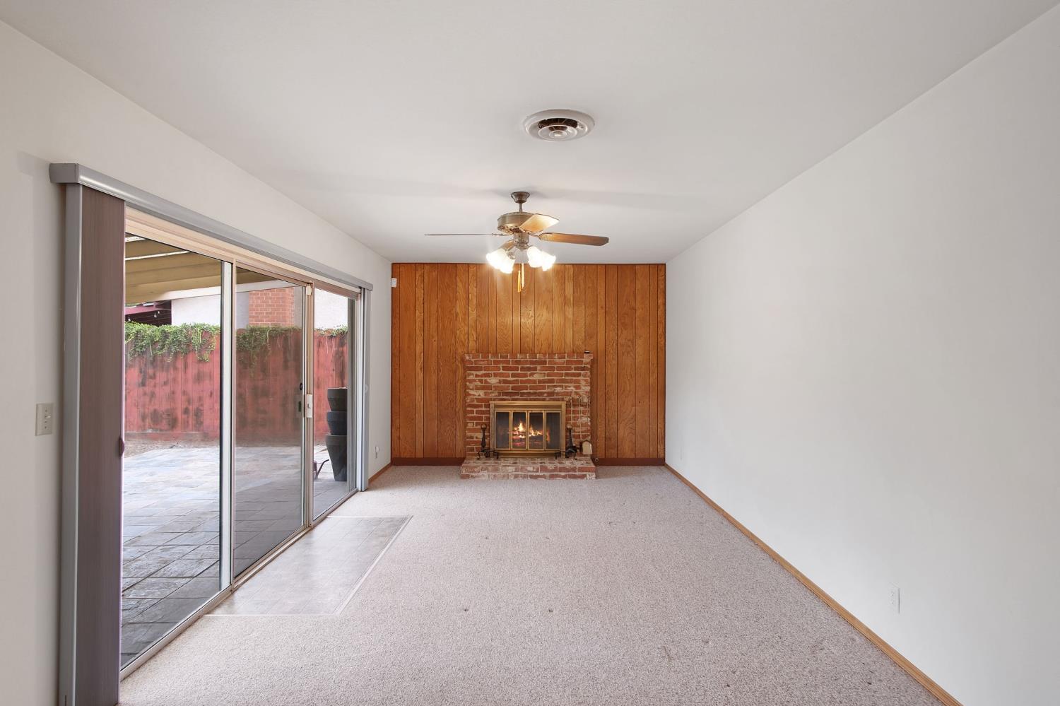 221 Bruce Ct, Modesto, CA 95350