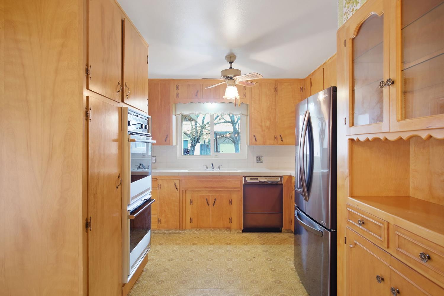 221 Bruce Ct, Modesto, CA 95350