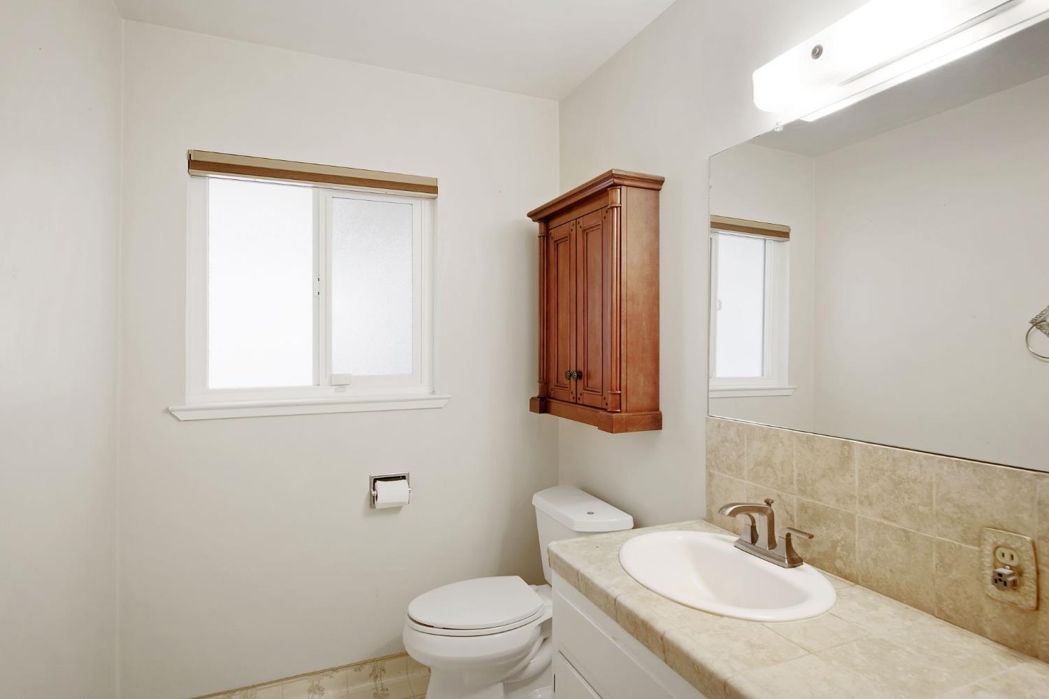 221 Bruce Ct, Modesto, CA 95350